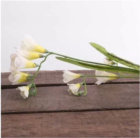 Artficial - Freesia - Cream